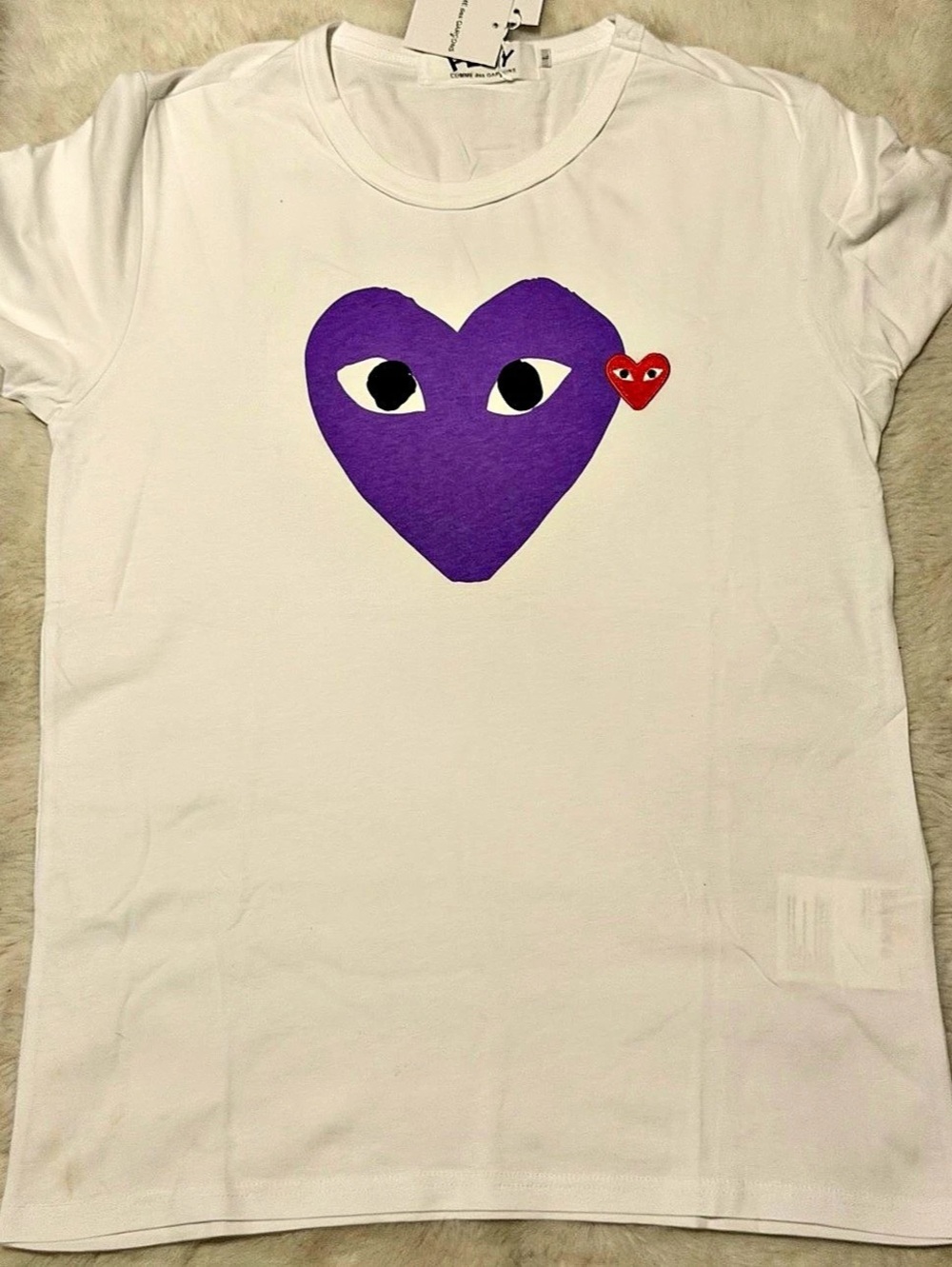 Comme des Garçons PLAY heart tee Graphic Short Sleeve Tee in White & Purple Size